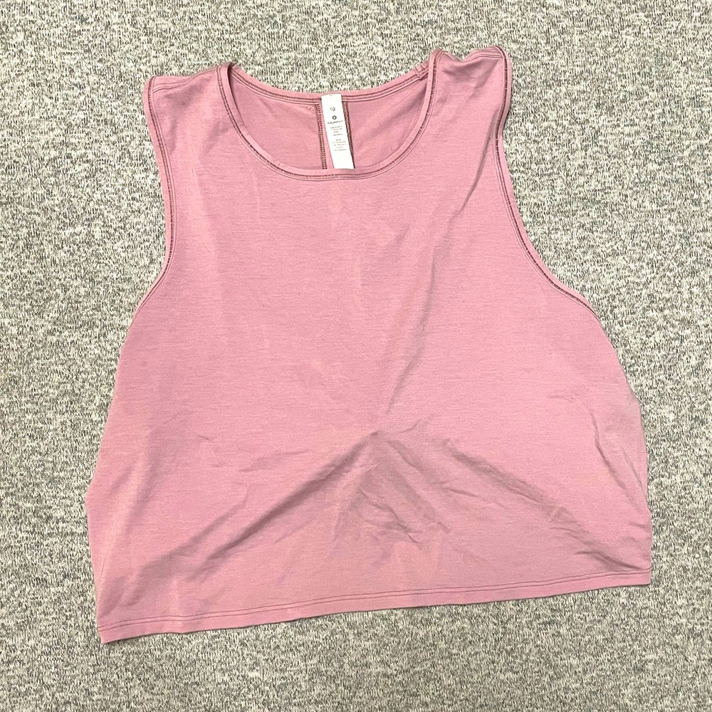 Lululemon blush colored crop tank